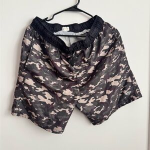 Men's Camo Elastic-Waist Shorts — Black/Gray